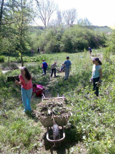 Úklid studánky na "popovsku" - 30.4.2007